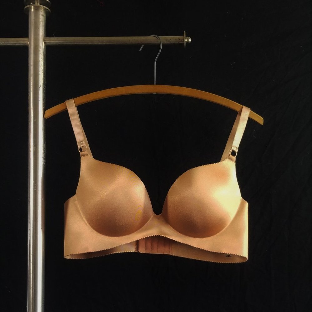 {nwot} Smoothing Seamless Push Up Medium Nude Bra
